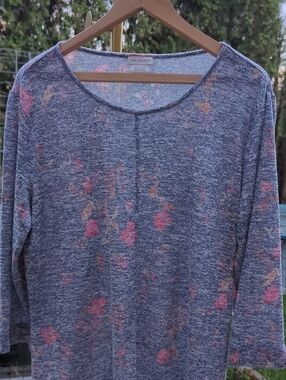 Van Heusen Heather Blue Pullover with Pink Floral Print XL  PTP 23